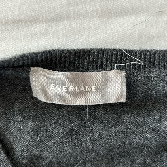 Everlane Cashmere Sweater - Picture 2 of 4